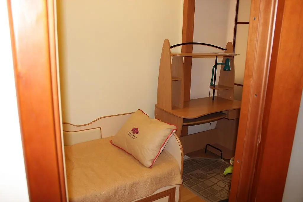 Luxe Apartment On Dmytrivska Kijów